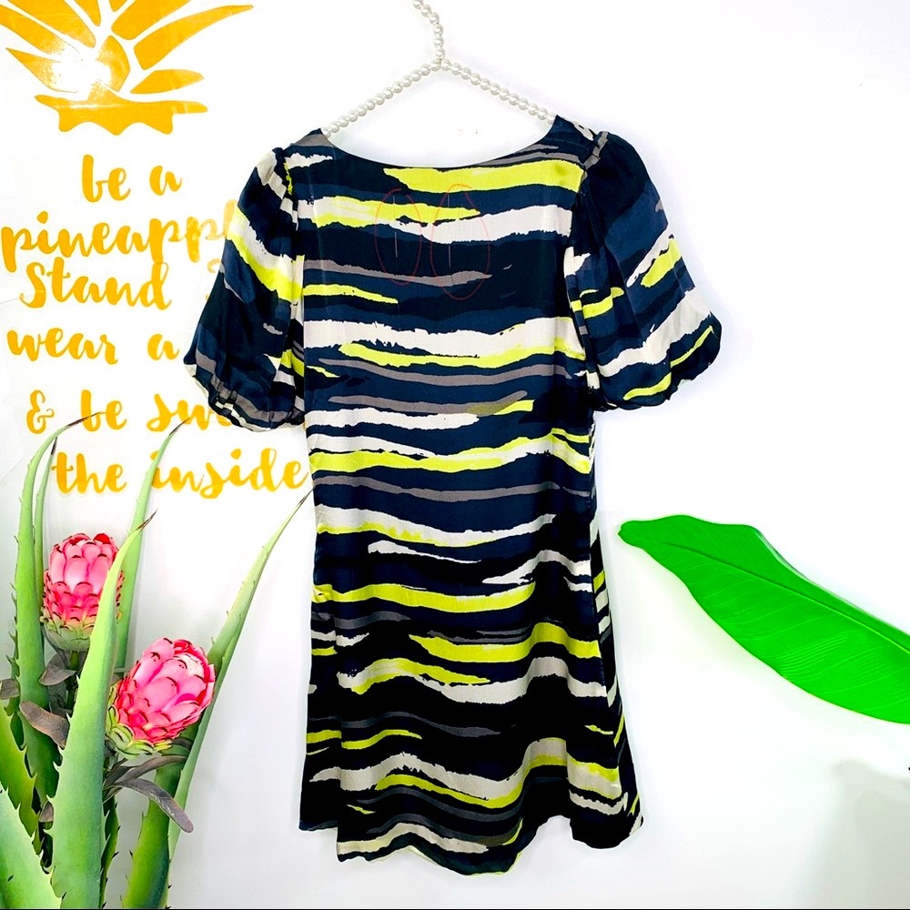 LaROK 100% Silk Zebra Plunge Short Sleeve Dress XS - Picture 8 of 13